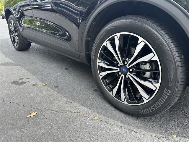 used 2022 Ford Escape car, priced at $25,495