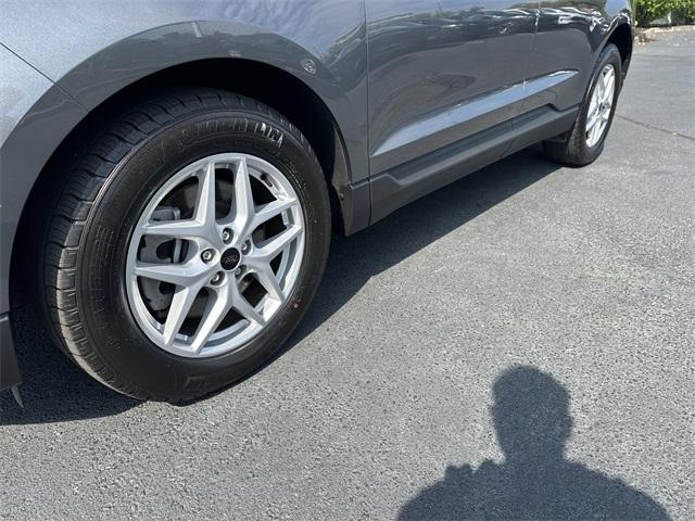 used 2024 Ford Edge car, priced at $25,600