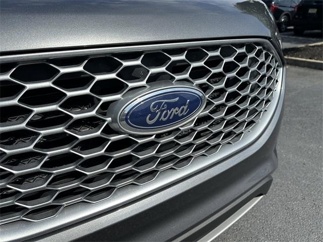 used 2024 Ford Edge car, priced at $25,600