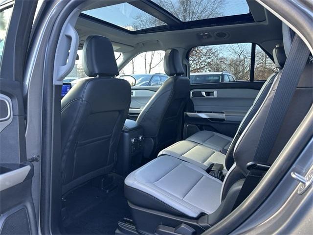 used 2021 Ford Explorer car, priced at $31,900