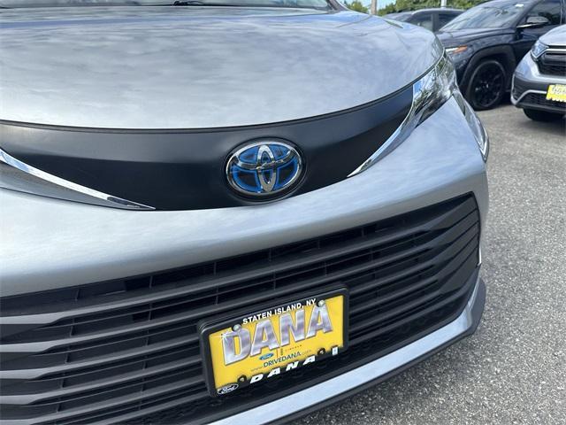 used 2022 Toyota Sienna car, priced at $35,999