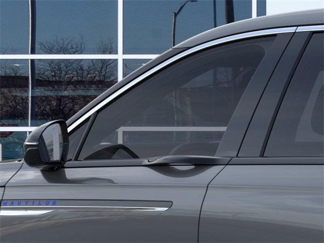 new 2025 Lincoln Nautilus car