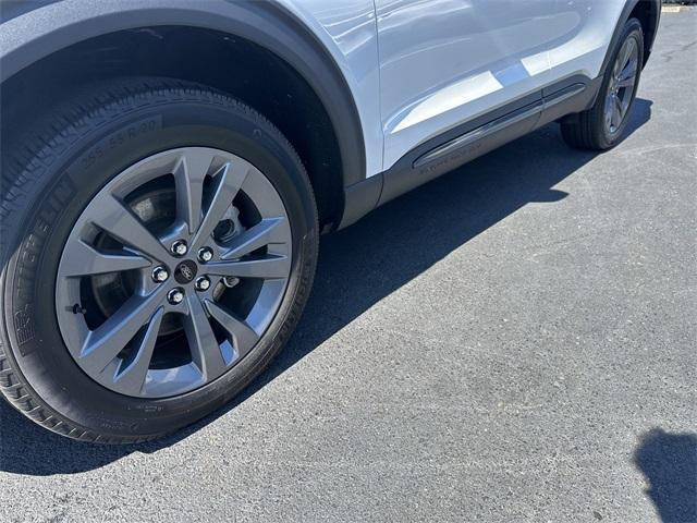 used 2023 Ford Explorer car, priced at $33,400