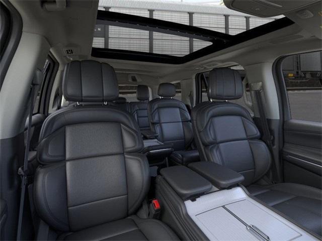 new 2025 Lincoln Navigator car, priced at $105,690