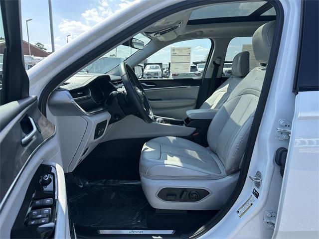 used 2022 Jeep Grand Cherokee car, priced at $39,900