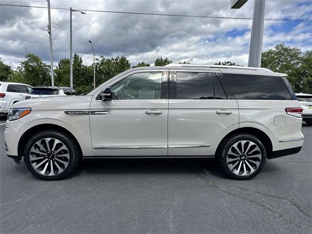 used 2022 Lincoln Navigator car, priced at $61,999