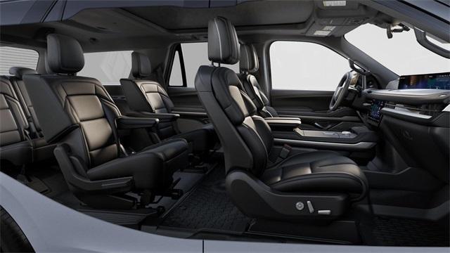 new 2025 Lincoln Navigator car, priced at $106,685