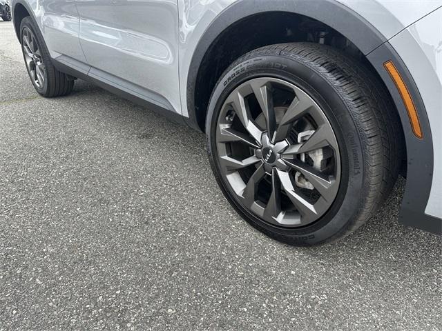used 2023 Kia Sorento car, priced at $35,600