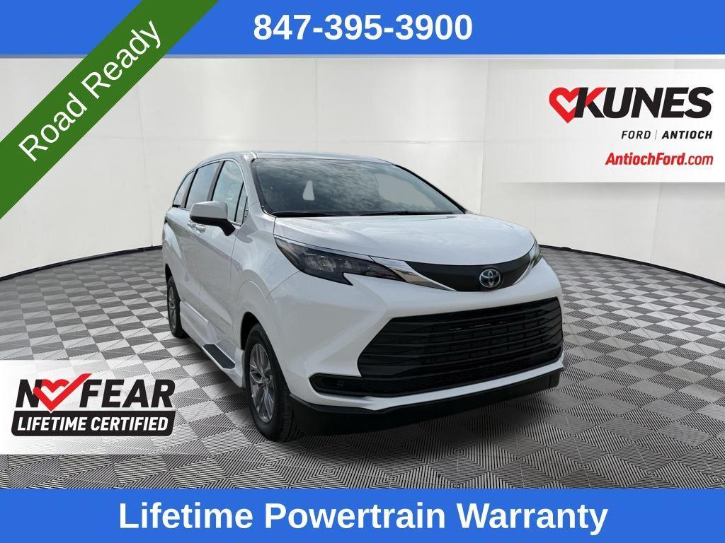 used 2025 Toyota Sienna car, priced at $81,995