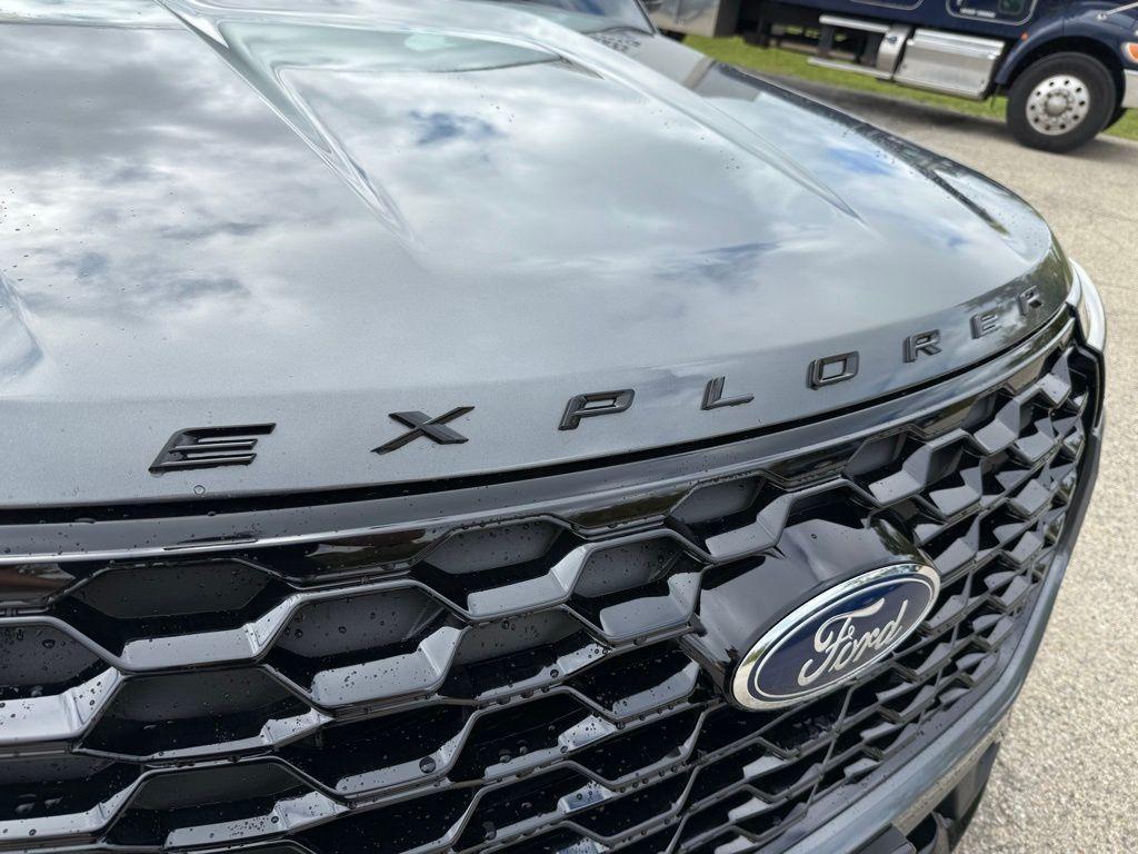 new 2025 Ford Explorer car, priced at $47,933