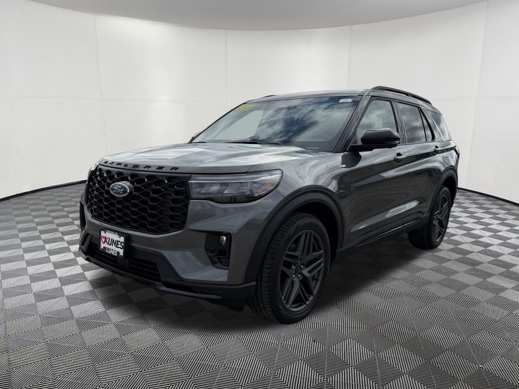 new 2025 Ford Explorer car, priced at $47,933
