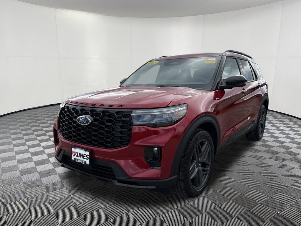 new 2025 Ford Explorer car, priced at $48,766