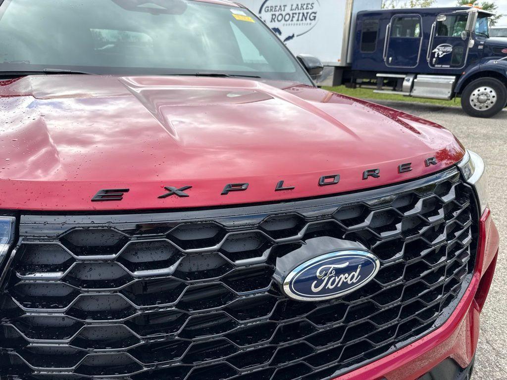new 2025 Ford Explorer car, priced at $48,766