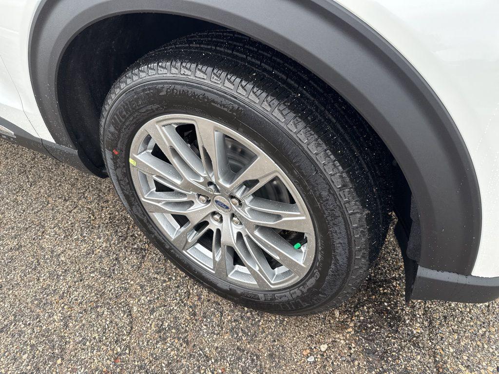 new 2025 Ford Explorer car, priced at $46,179