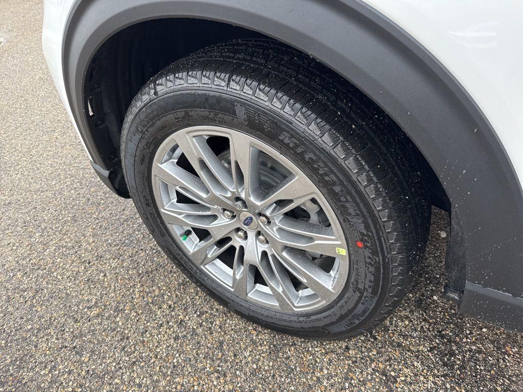 new 2025 Ford Explorer car, priced at $46,179