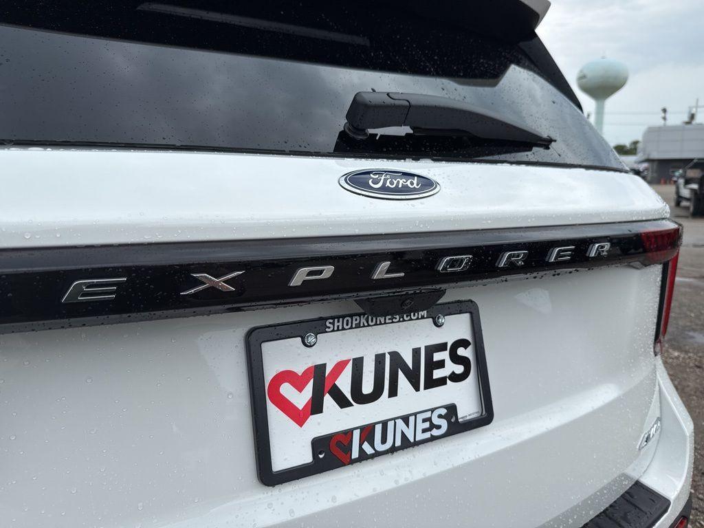 new 2025 Ford Explorer car, priced at $46,179