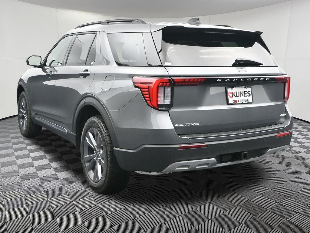 new 2025 Ford Explorer car, priced at $45,266