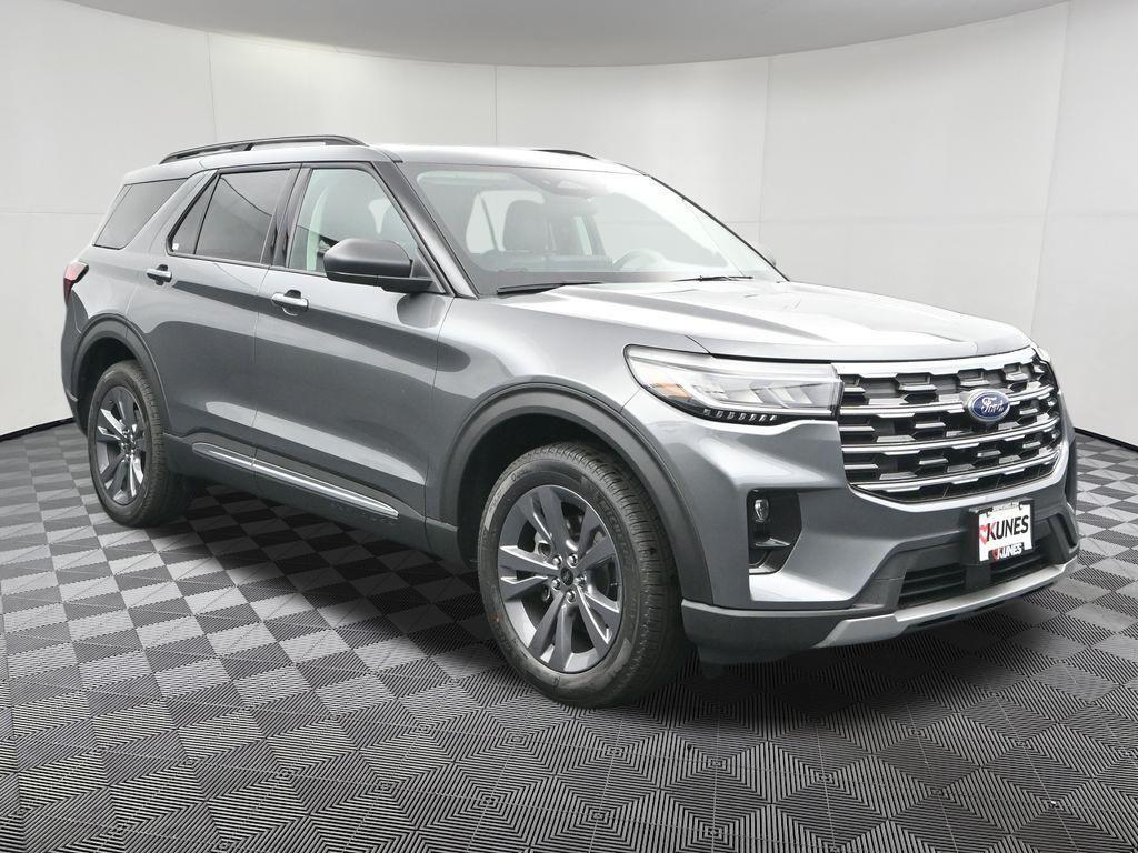 new 2025 Ford Explorer car, priced at $45,266