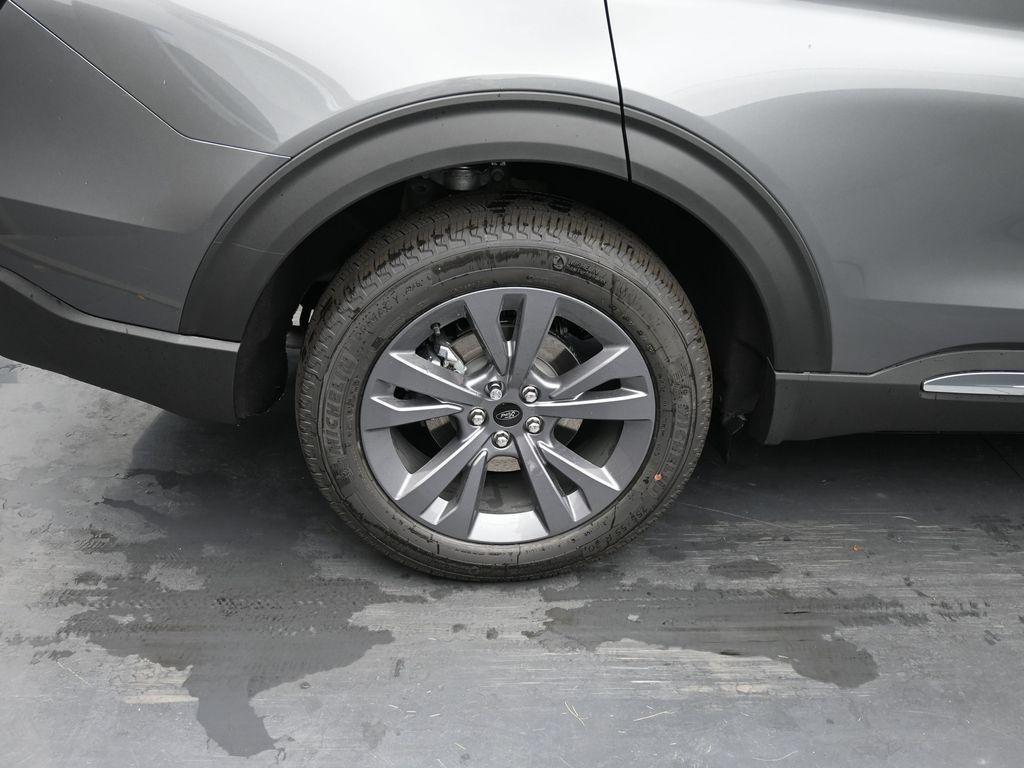 new 2025 Ford Explorer car, priced at $45,266