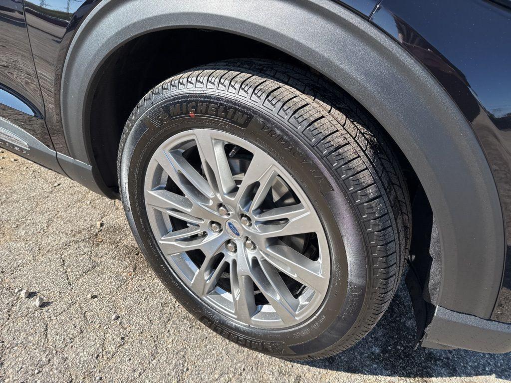 new 2025 Ford Explorer car, priced at $43,720