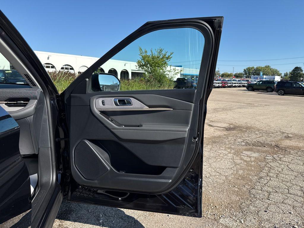 new 2025 Ford Explorer car, priced at $43,720