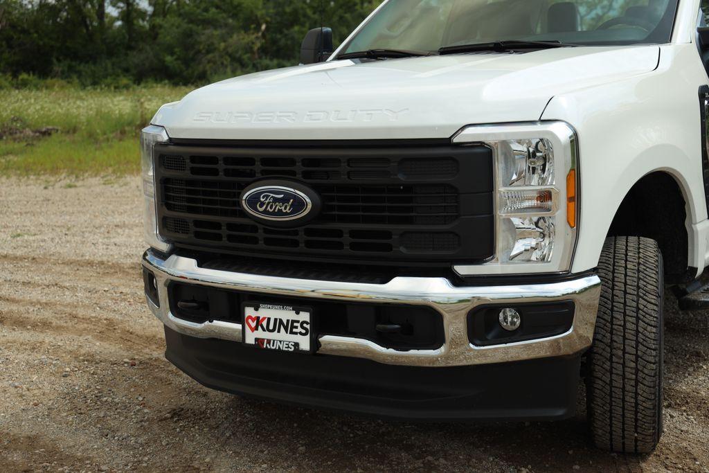 new 2024 Ford F-350 car, priced at $52,525