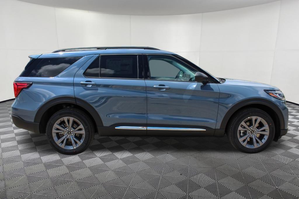 new 2025 Ford Explorer car, priced at $44,976