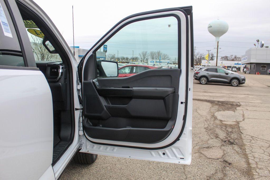 new 2024 Ford F-150 car, priced at $45,382