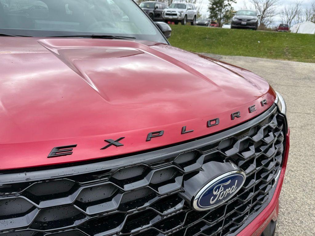 new 2025 Ford Explorer car, priced at $55,597