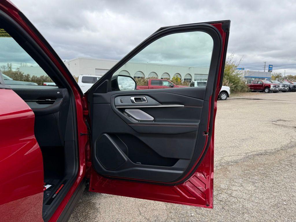 new 2025 Ford Explorer car, priced at $55,597