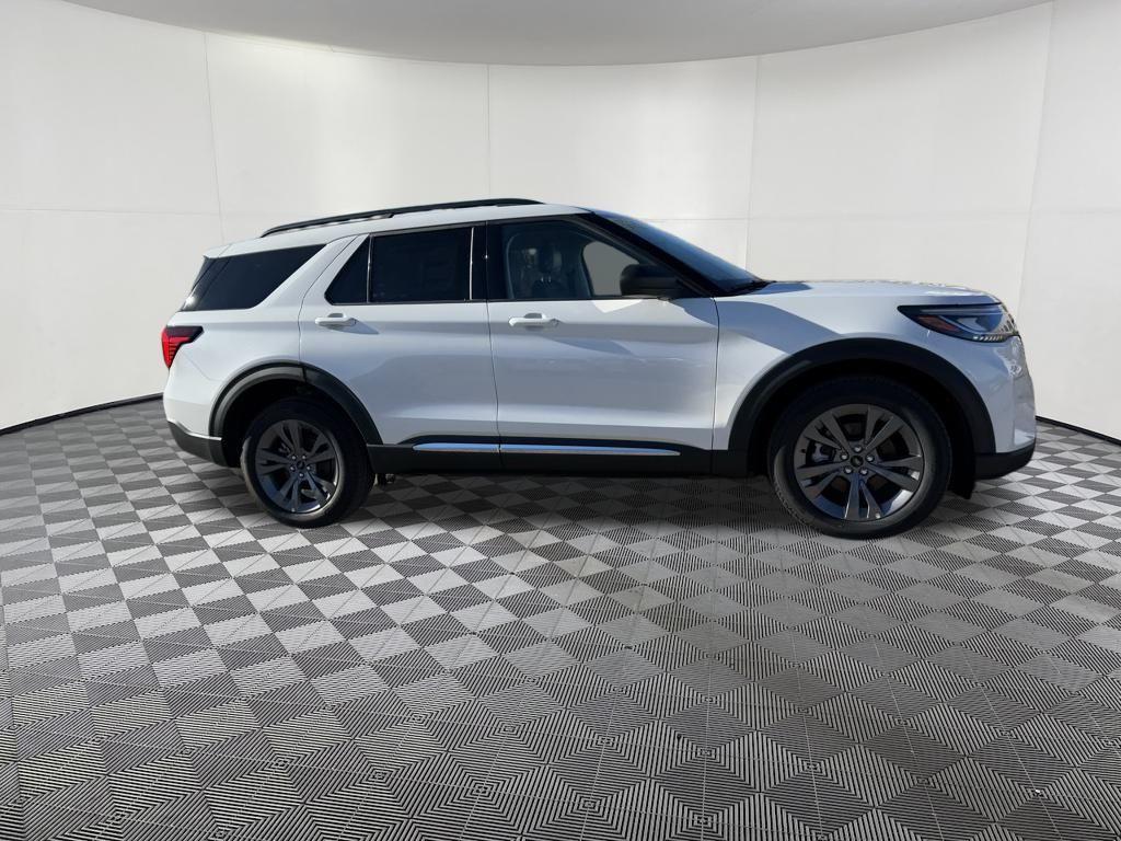 new 2025 Ford Explorer car, priced at $47,400