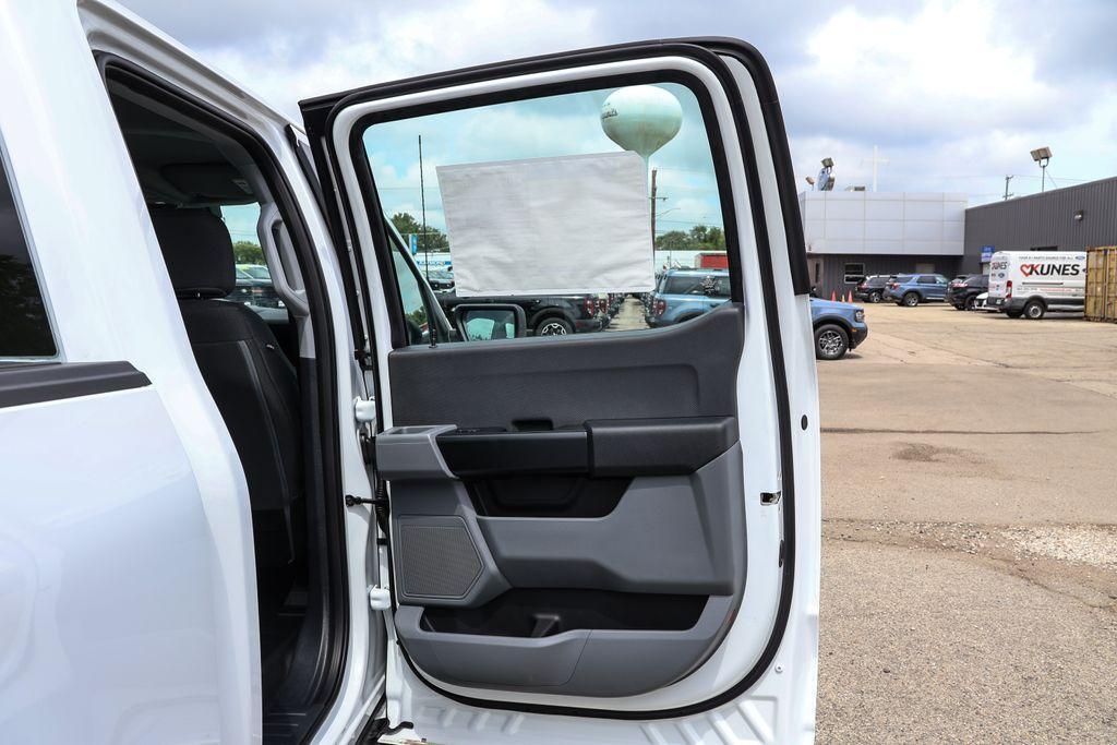 new 2025 Ford F-150 car, priced at $44,106