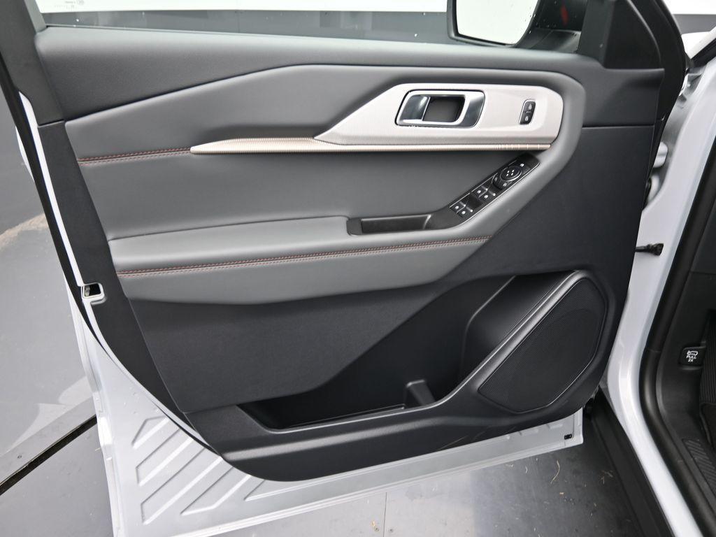 new 2025 Ford Explorer car, priced at $39,455