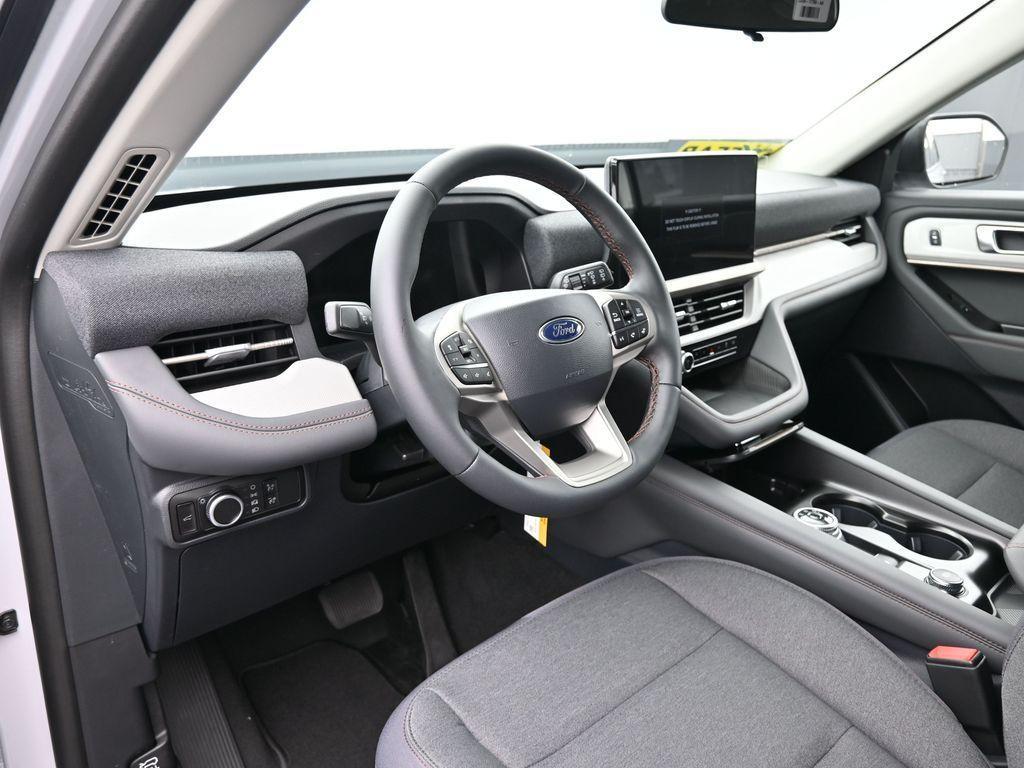 new 2025 Ford Explorer car, priced at $39,455