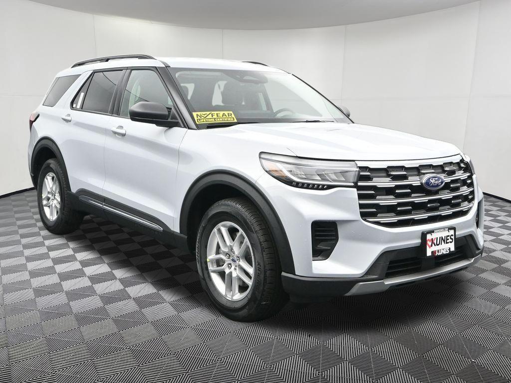 new 2025 Ford Explorer car, priced at $39,455