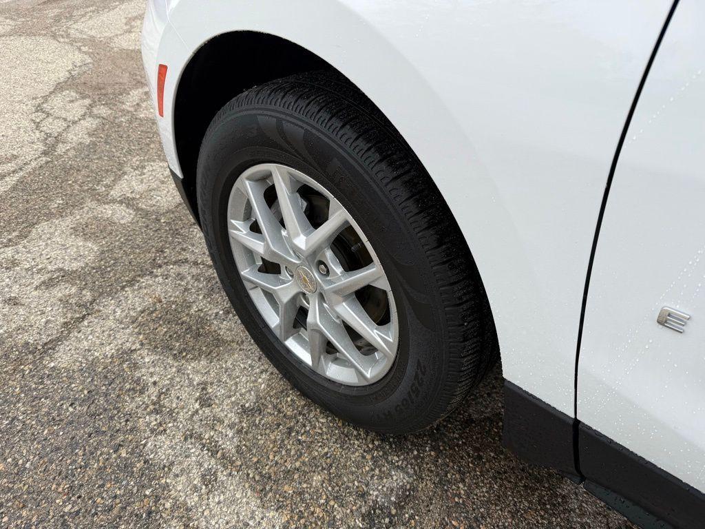 used 2023 Chevrolet Equinox car, priced at $17,989