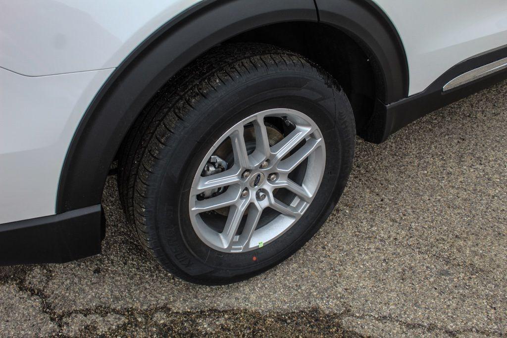 new 2025 Ford Explorer car, priced at $39,378