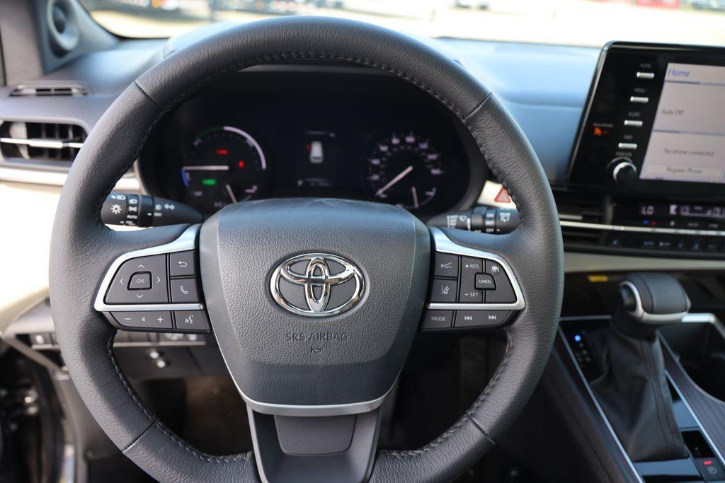 used 2023 Toyota Sienna car, priced at $75,997