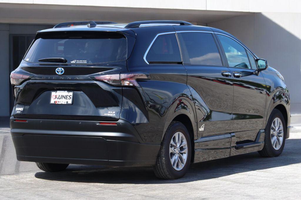 used 2023 Toyota Sienna car, priced at $75,997