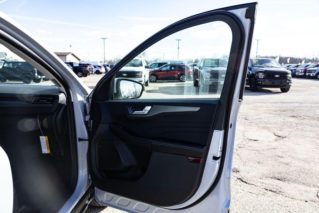 new 2025 Ford Escape car, priced at $35,095