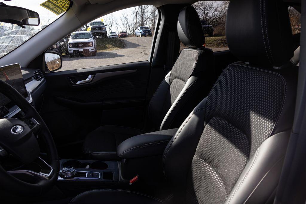 new 2025 Ford Escape car, priced at $35,095