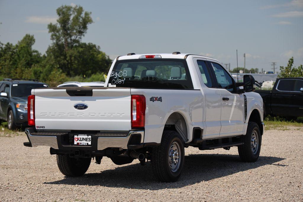 new 2024 Ford F-350 car, priced at $52,525