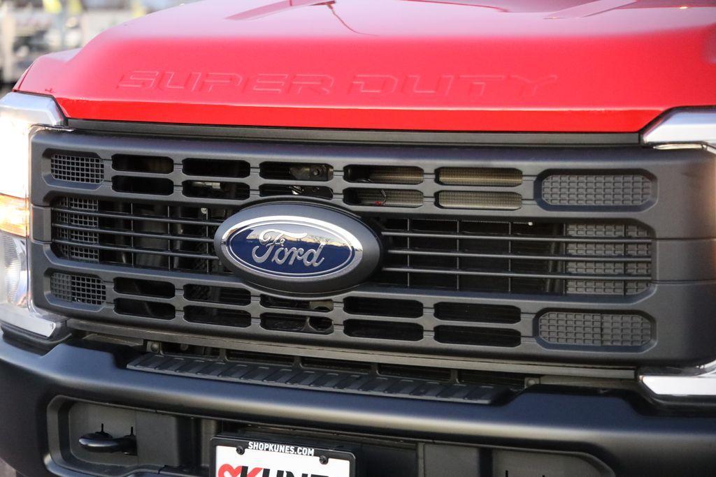 new 2024 Ford F-350 car, priced at $52,200