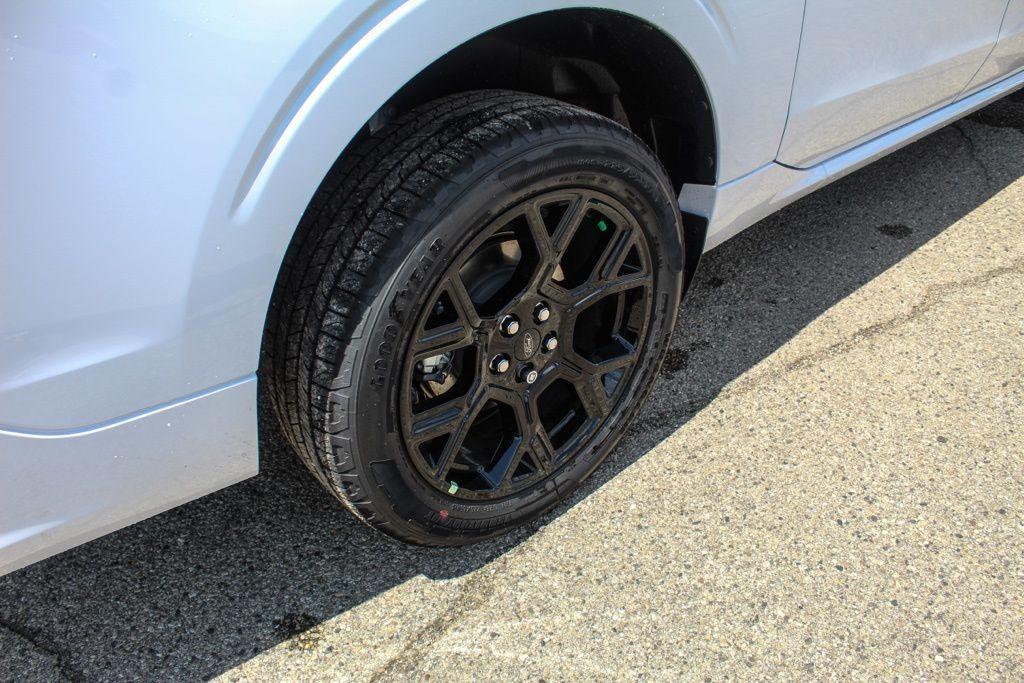 new 2025 Ford Maverick car, priced at $33,990