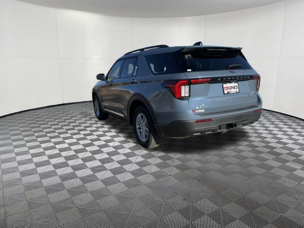 new 2025 Ford Explorer car, priced at $39,445