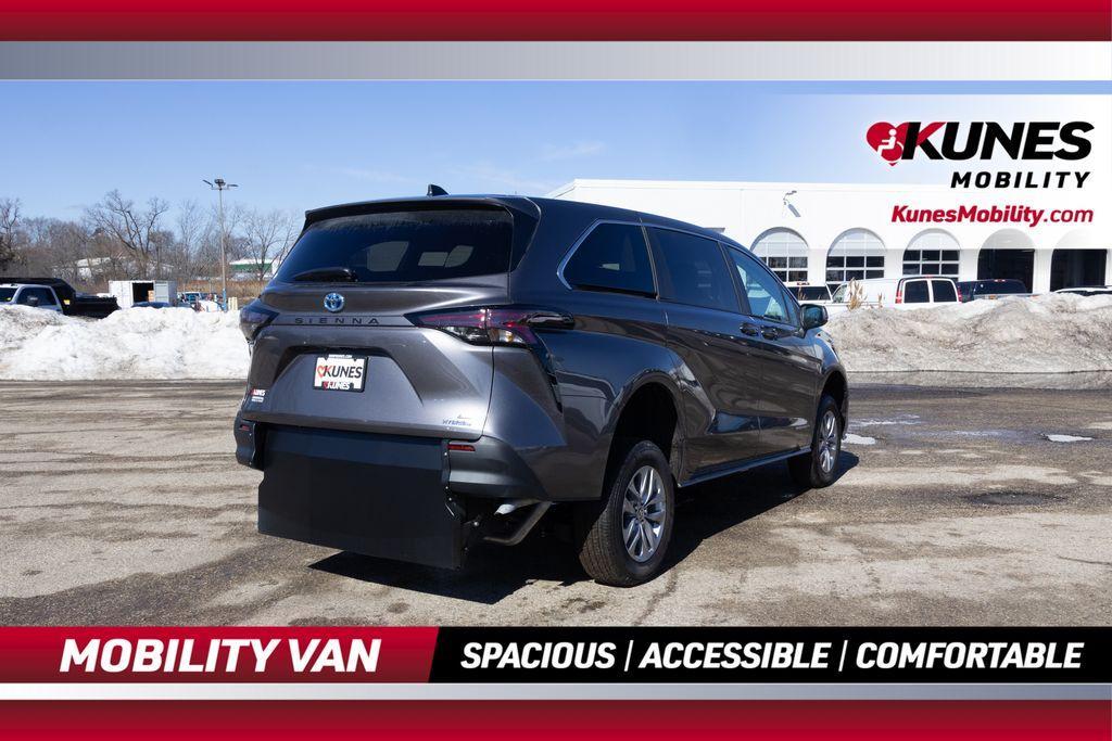 used 2024 Toyota Sienna car, priced at $74,396