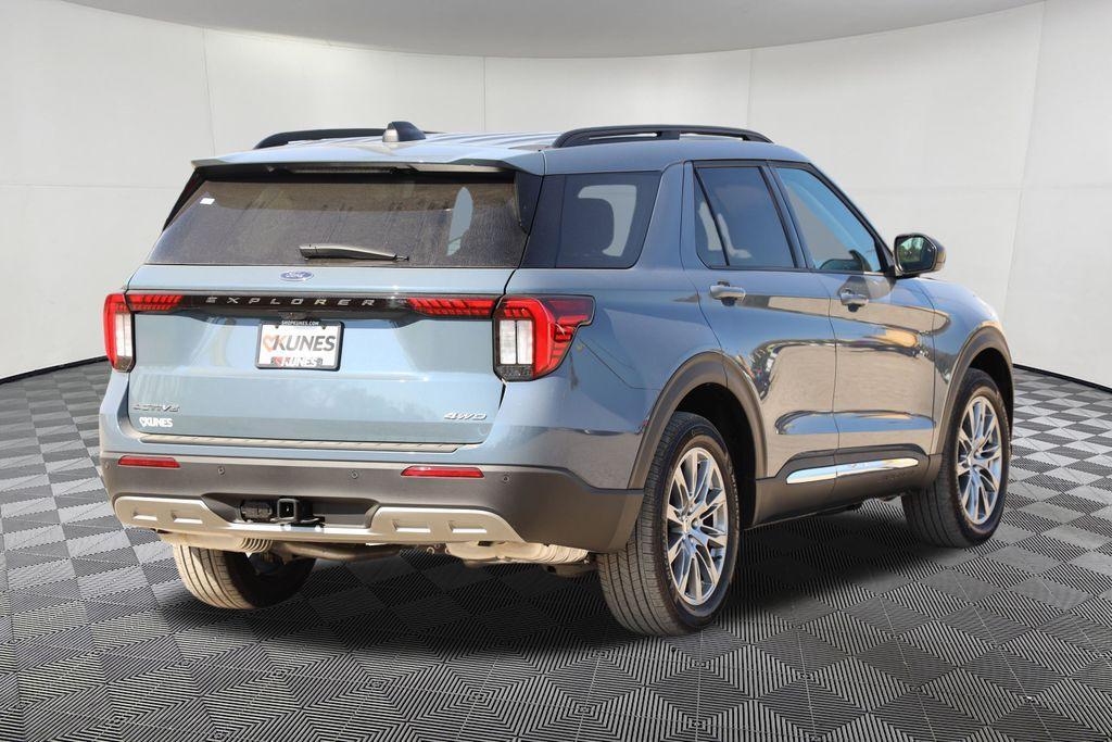 new 2025 Ford Explorer car, priced at $48,425