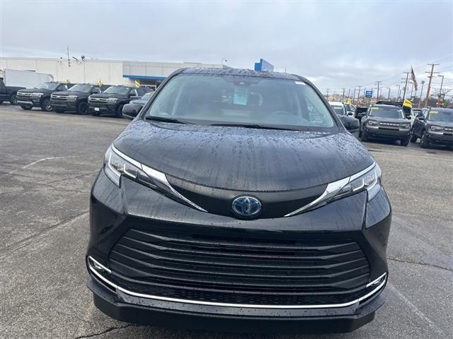 used 2023 Toyota Sienna car, priced at $75,814