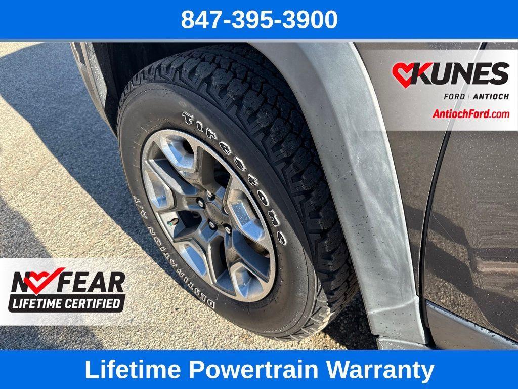 used 2019 Jeep Cherokee car, priced at $19,554