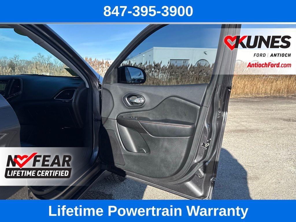 used 2019 Jeep Cherokee car, priced at $19,554